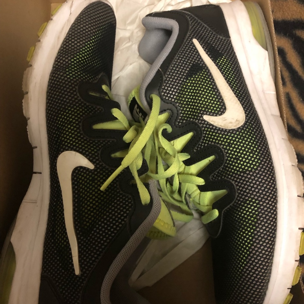 Black and Green Women’s Nike